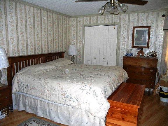 5th image of 3902 Crescent Dr