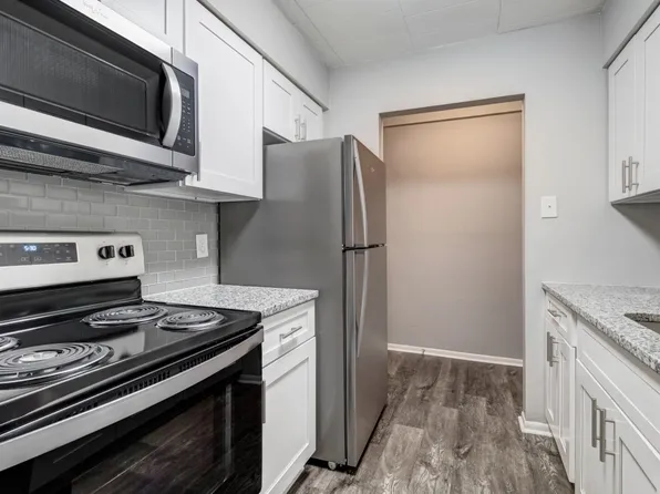 Presidential Arms Apartment Homes