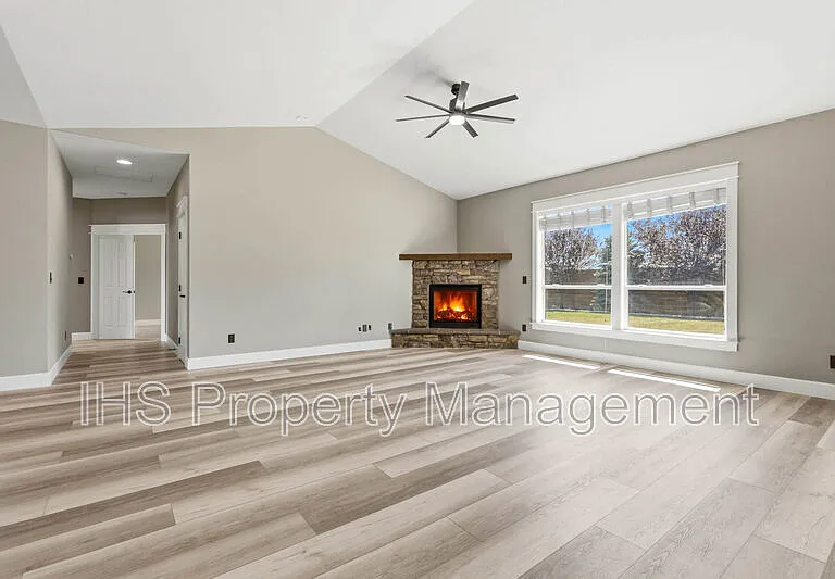 4806 Tamarisk Dr — Photo 16