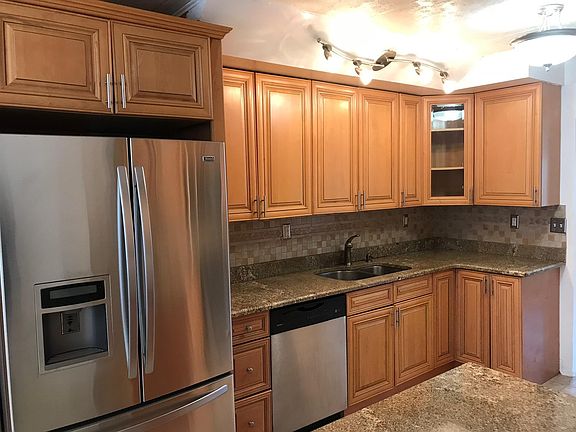 3rd image of 1045 Bryant Ave #2