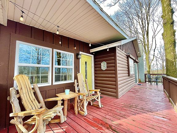 3rd image of 451 Benauer Rd