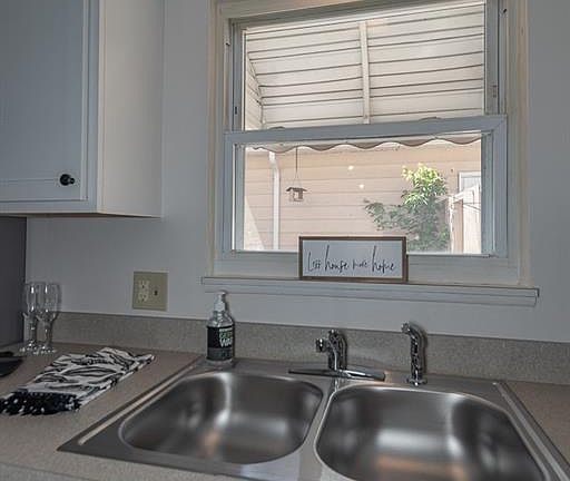 5th image of 8250 Deepwood Blvd Unit 8