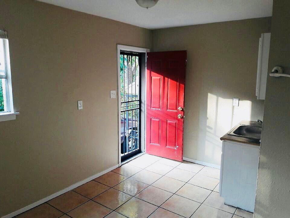 1st image of 2966 Yale Ave APT 2