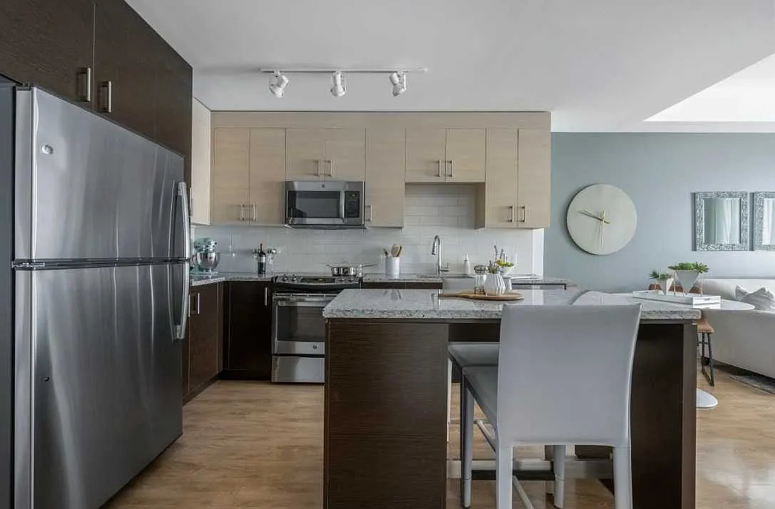 2 bed, $5,240 — Photo 3