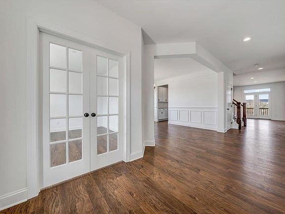 5th image of 3015 Natalies Way
