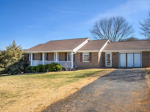 4th image of 95 Rogers Cir