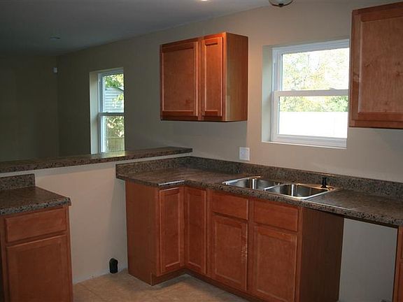 4th image of 794 Twin Fox Dr