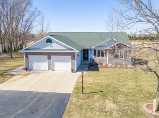 2305 N Stark Rd, Midland, MI 48642