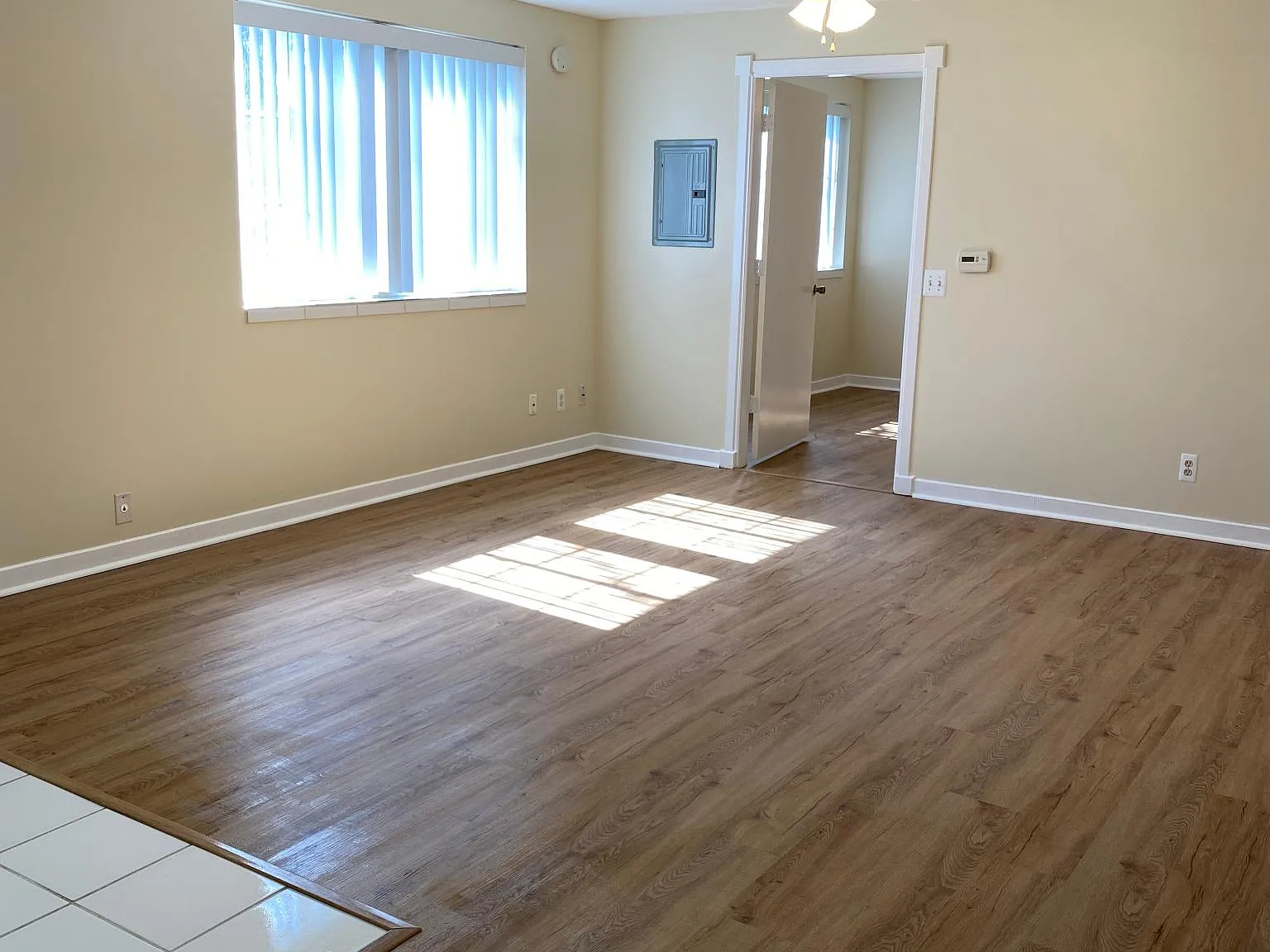 1 bed, 1000 sqft, $1,100 — Photo 3