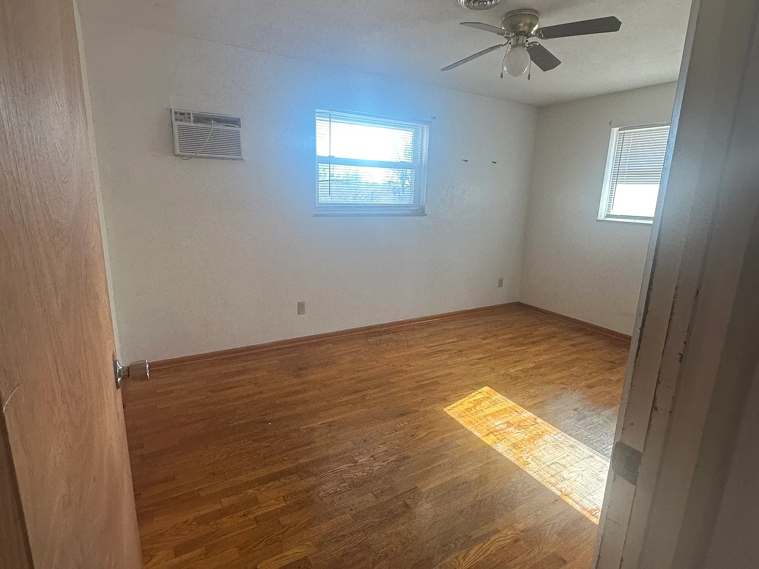2 bed, $750 — Photo 2