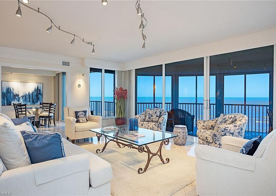 naptime コート ライトブルー Naptime ロングコート ライトブルーSサイズNissy