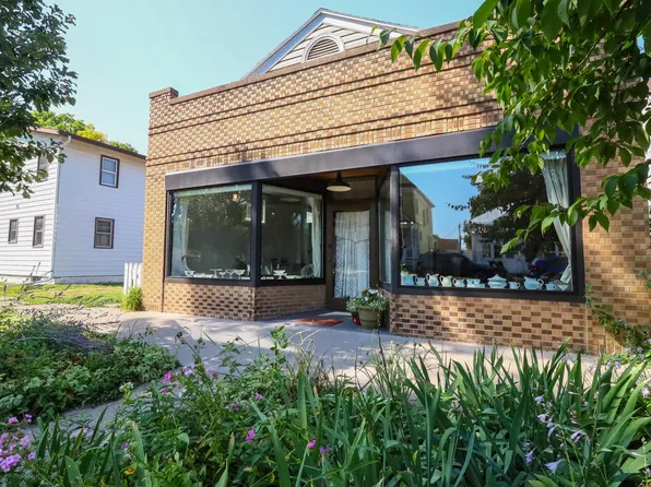911 Adams STREET, La Crosse, WI 54601