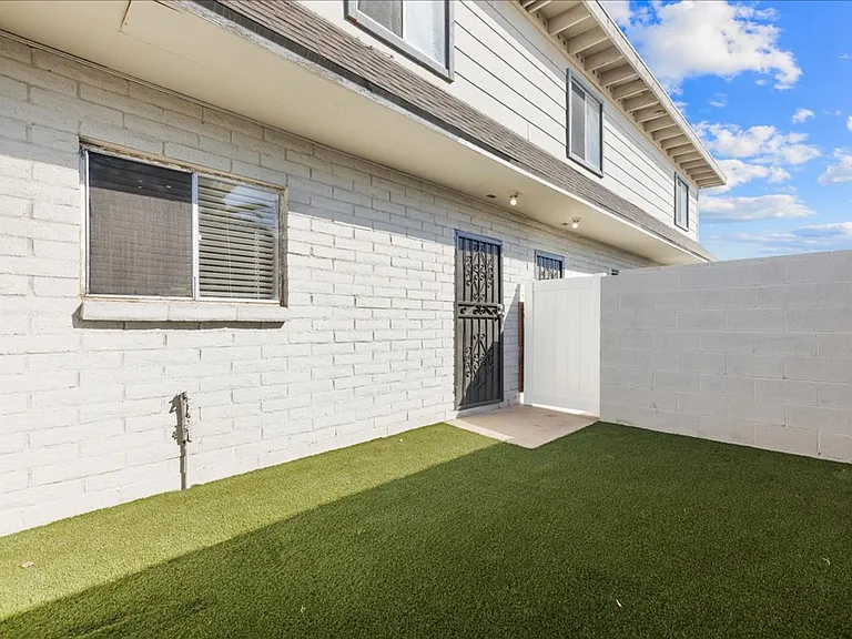 2205 N 9th Ave — Photo 19