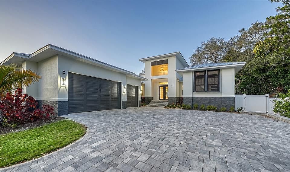 1st image of 1537 SIESTA DRIVE