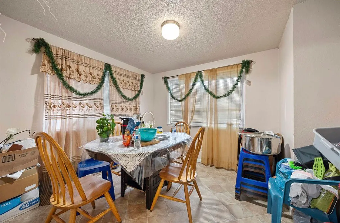 4 bed, 1.5 bath, 1536 sqft, $1,400 — Photo 3