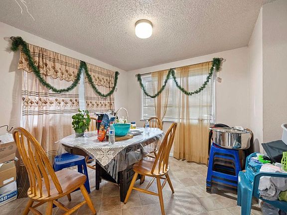 3rd image of 115 E D St #1