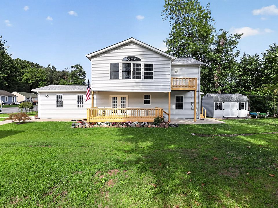 1st image of 3820 5th St