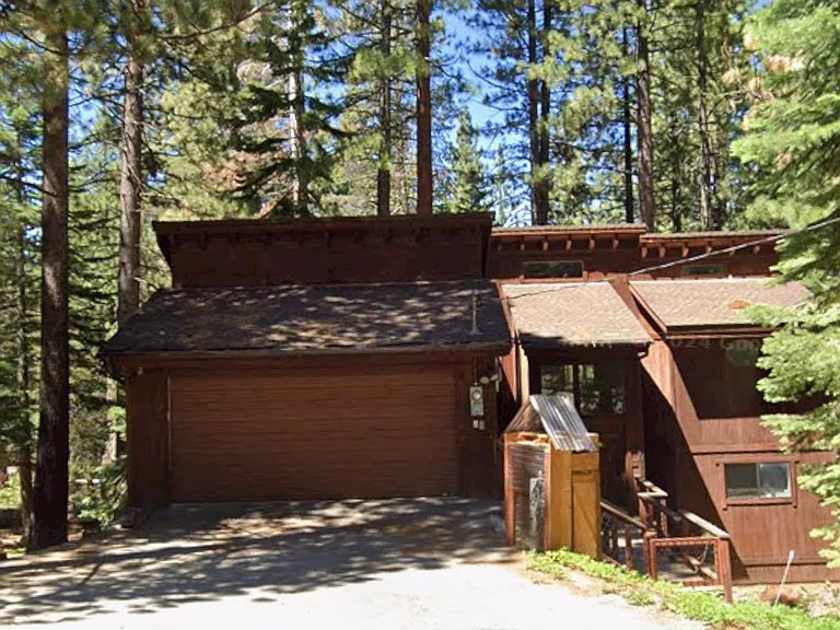 1647 Thunderbird Dr — Photo 1