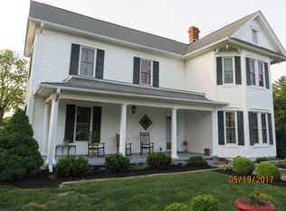 202 Park St, Christiansburg, VA 24073