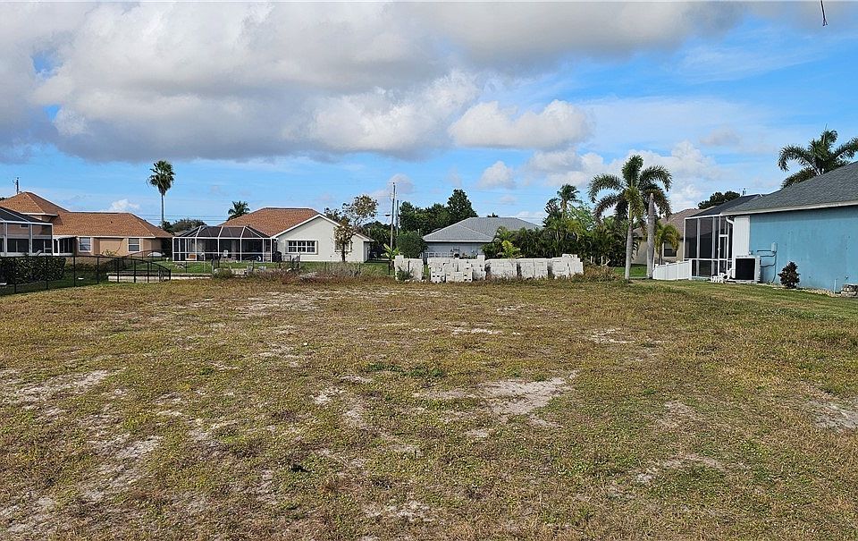 1st image of 707 SW 35th Ter