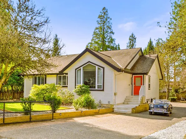 9067 Trattle St, Langley, BC V1M 3T3