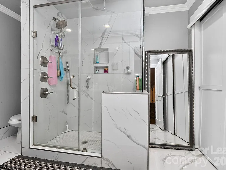 9704 Saddle Ave — Photo 20