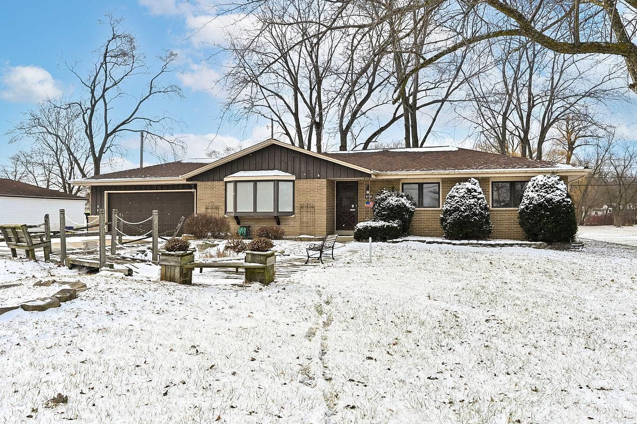 10211 South Nicholson ROAD, Oak Creek, WI 53154 | Zillow