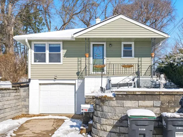 4006 Wright Cir, Omaha, NE 68105