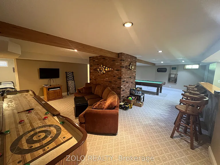 112 Carmichael Cres — Photo 22