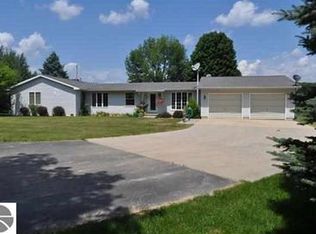 5372 W Millbrook Rd, Remus, MI 49340