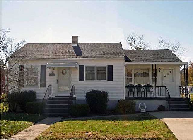 1st image of 613 E 1st Ave