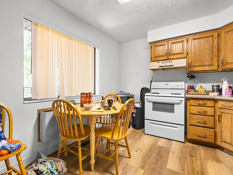 442 N 500 E #8 — Photo 4