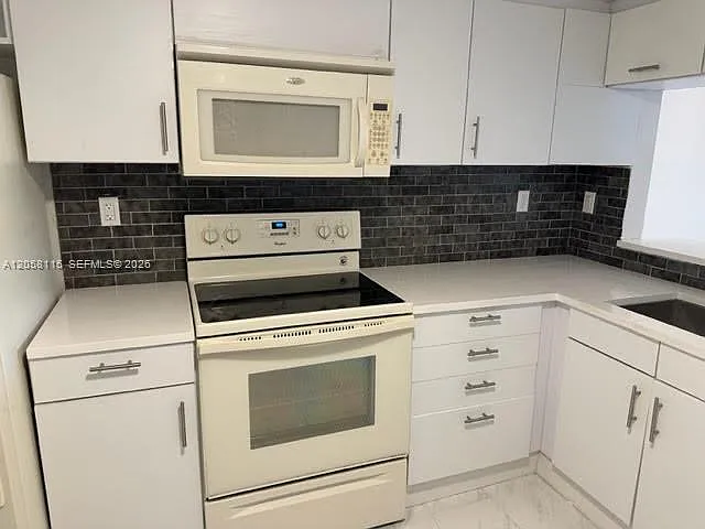 Kenland Walk Condo Iii — Photo 3