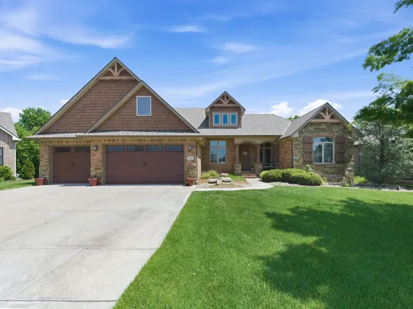 214 N City View Cir, Wichita, KS 67235