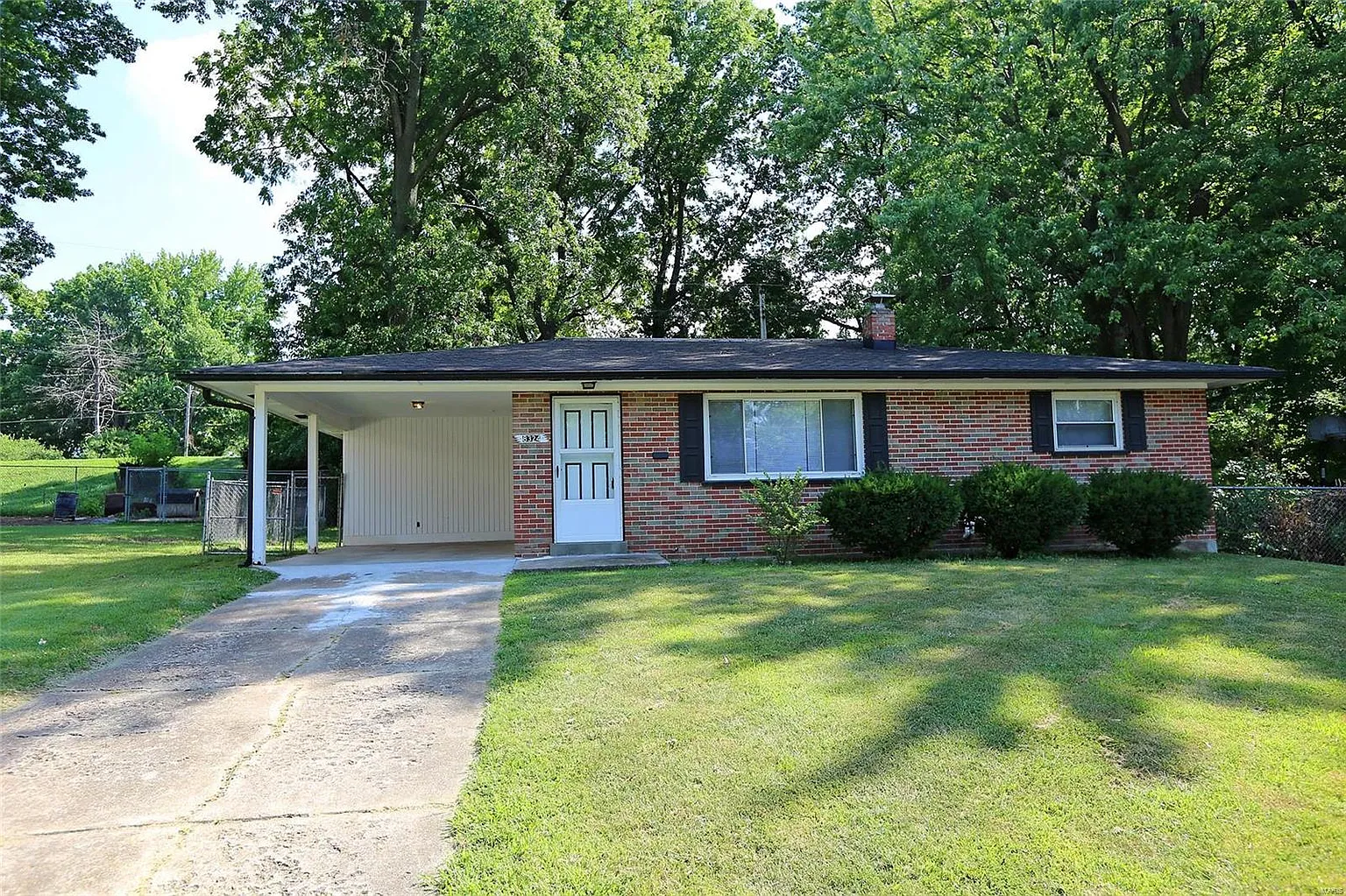 8324 Hasting Ct photo 1