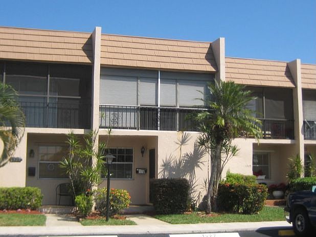 1st image of 1327 N 15th Ave