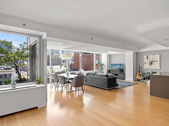 3rd image of 245 W 19th St #Penthouse 1