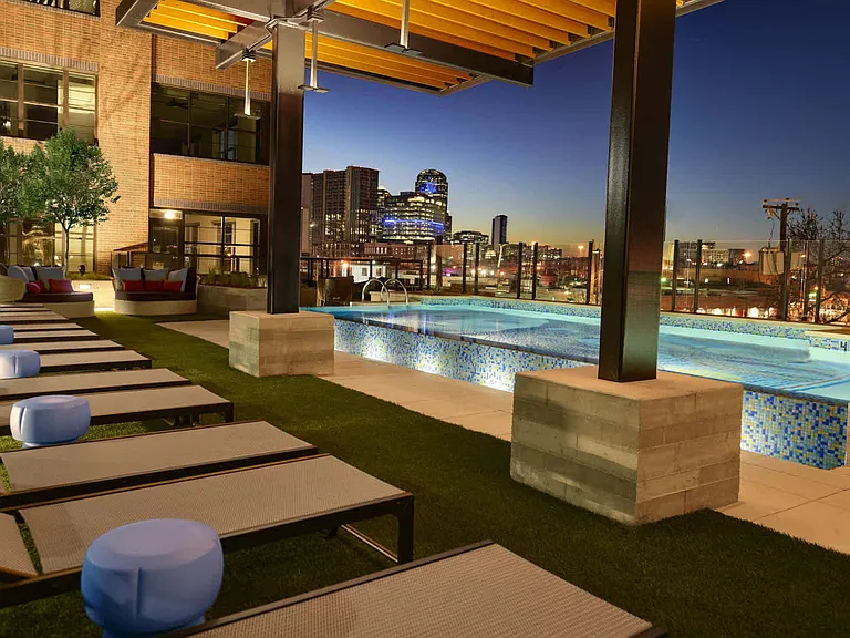 Swimming Pool with Lounge
