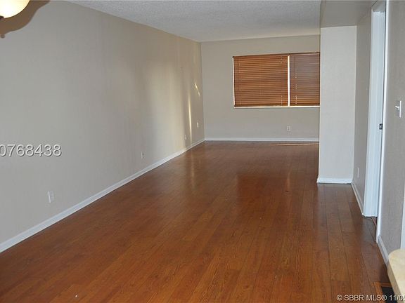 4th image of 1100 SE 4th Ave APT 20