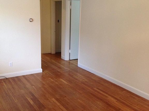 4th image of 721 Cheryl Ln