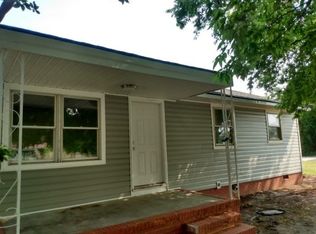 1057 Honeycutt Rd, Fayetteville, NC 28311