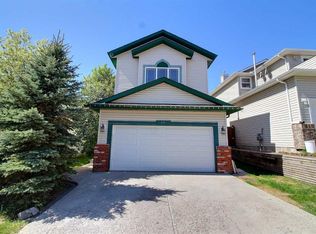 13 N Bow Ridge Dr, Cochrane, AB T4C 1V6