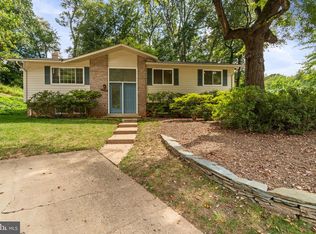 9883 Becket Ct, Fairfax, VA 22032