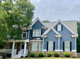 226 Prestwick Dr, Hoschton, GA 30548