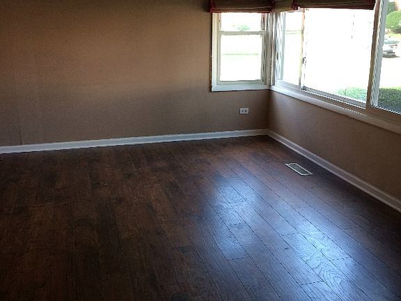 3rd image of 3919 N Plainfield Ave