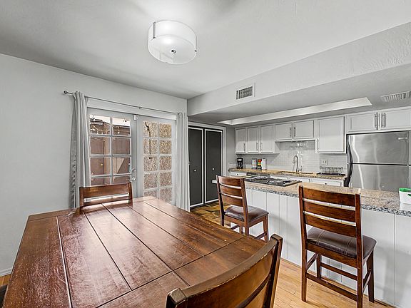 5th image of 2122 E Margarita Dr
