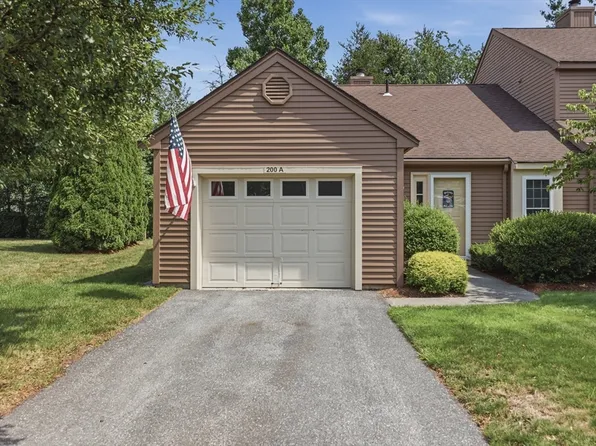 200 Ridgefield Cir #200A, Clinton, MA 01510