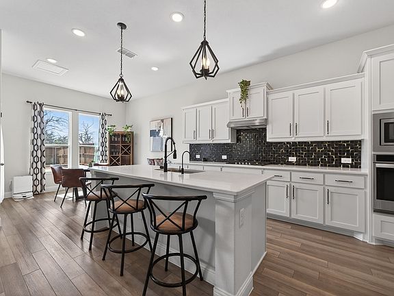 4th image of 3914 Blue Stem Blvd