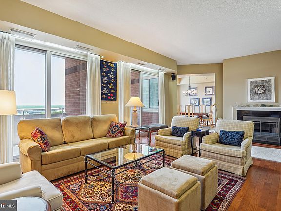 5th image of 5809 Nicholson Ln Penthouse 1614