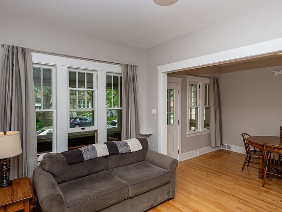 2nd image of 937 Dunlop Ave